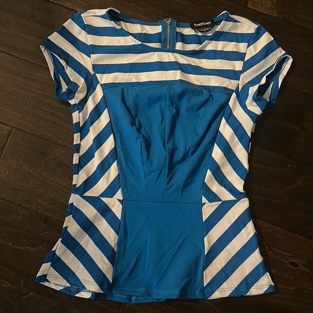 NWOT! Bebe stretch peplum top 💙🤍